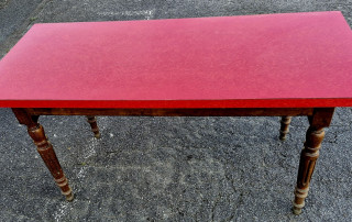 Table bistrot formica rouge et pieds en chêne