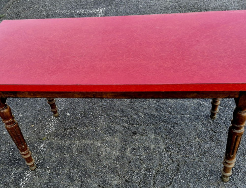 Table bistrot formica rouge et pieds en chêne
