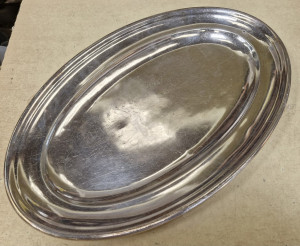 Plat de service en métal argenté