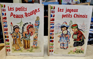 Livres "Les joyeux petits chinois" et "Les petits peaux-rouges" aux éditions Piccoli de 1949