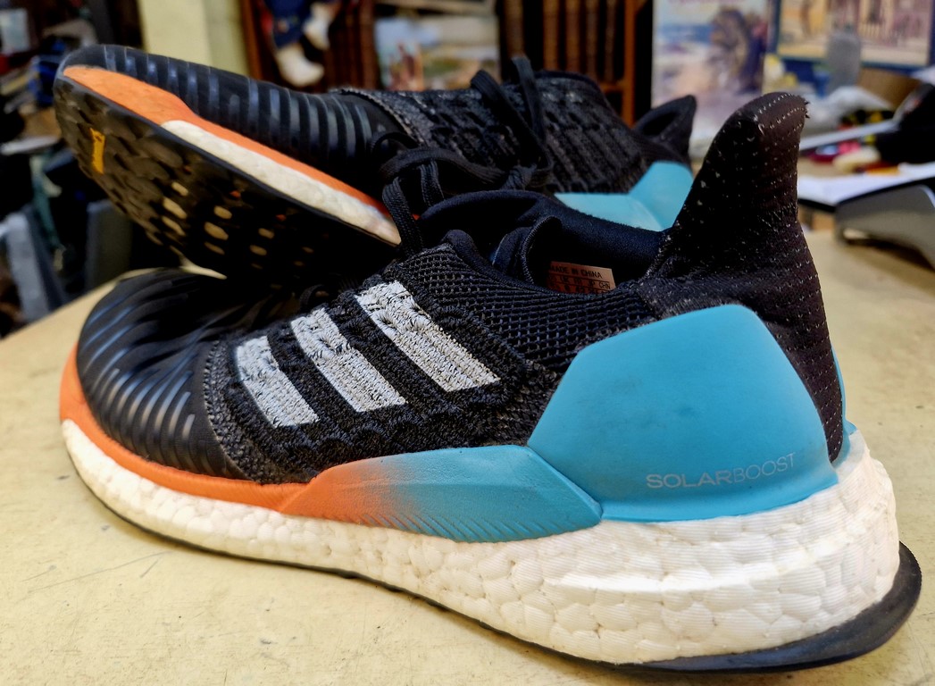 Chaussures ADIDAS SolarBoost