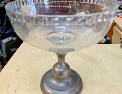 Coupe en verre et étain
