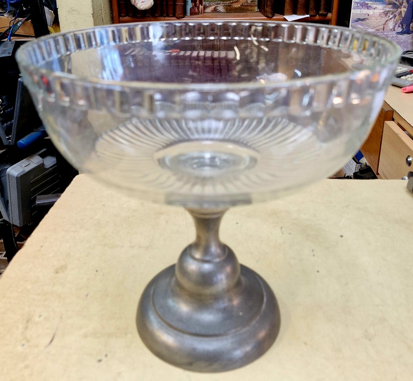 Coupe en verre et étain