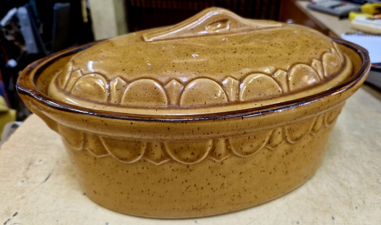 Grande terrine en terre cuite