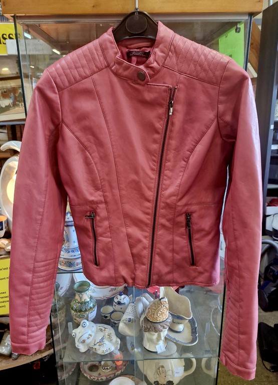 Blouson rose en cuir synthétique