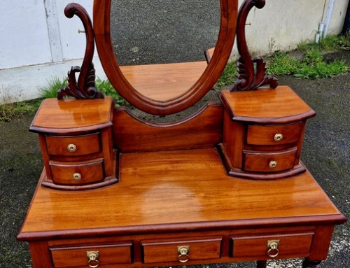 Coiffeuse en bois exotique