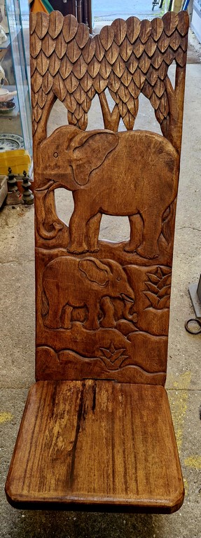 Grande chaise africaine