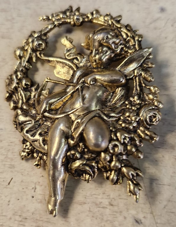 Broche Chérubin en bronze