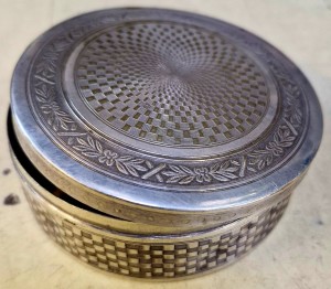 Boite art déco en métal argenté