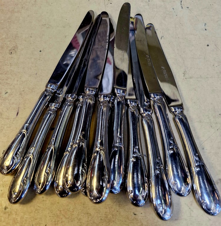 Ensemble de couteaux de table