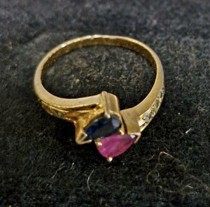 Bague en plaqué or avec pierres