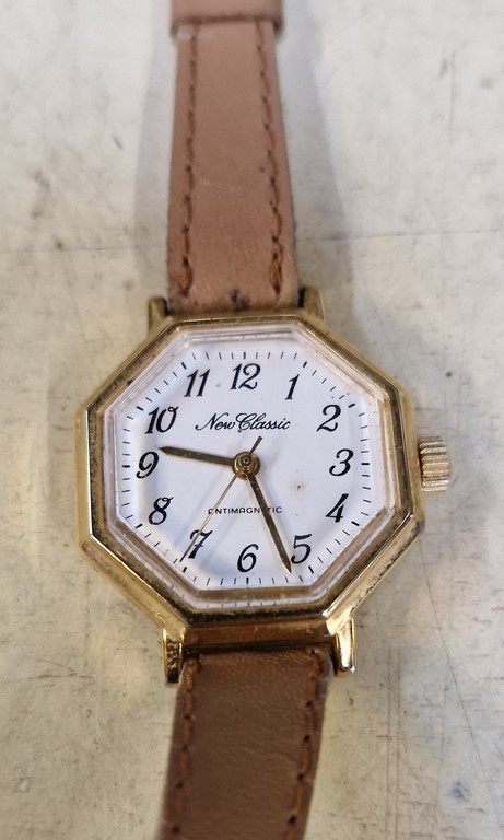 Montre femme New Classic antimagnetic
