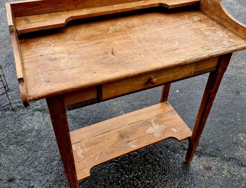 Tablette de toilette ancienne en bois