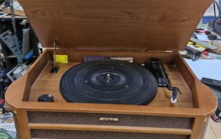 Combiné Platine disque/CD/USB/RADIO/K7 marque Auna