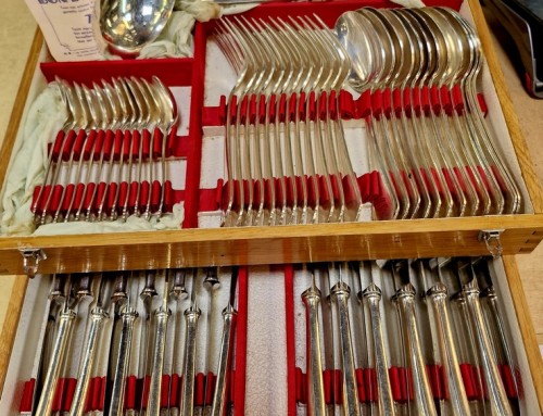 Ménagère en métal argenté 62 pièces