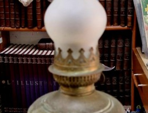 Lampe à pétrole en cuivre