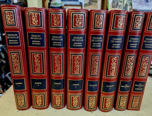 Livres Mémoires de guerre par Ch. de GAULLE en 8 volumes aux éditions FAMOT