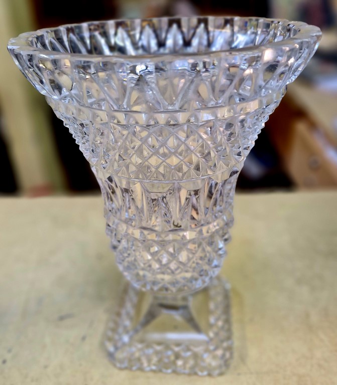 Vase en cristal taillé