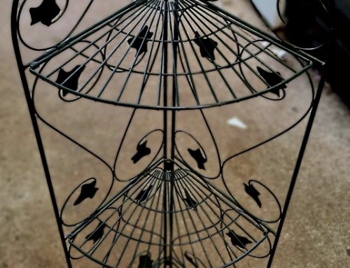 Étagère d&rsquo;angle pliable en métal