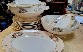 Lot de vaisselle en porcelaine