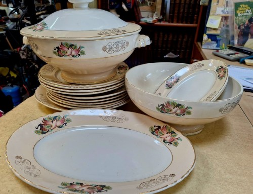 Lot de vaisselle en porcelaine