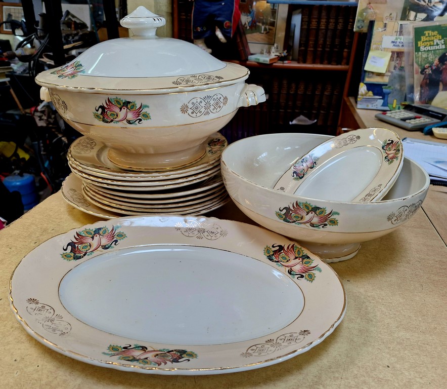 Lot de vaisselle en porcelaine