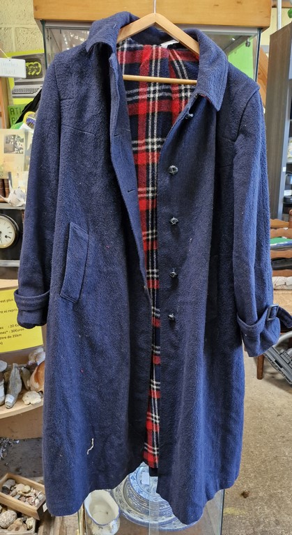 Grand manteau vintage bleu marine en laine