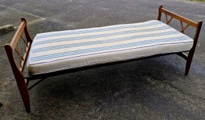 Banquette lit pliant vintage avec son matelas