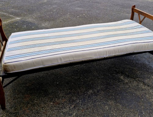 Banquette lit pliant vintage avec son matelas