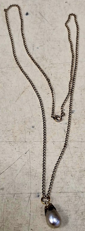 Collier avec perle en pendentif