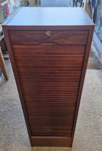 Meuble classeur de bureau à rideau