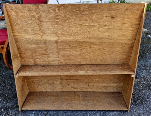 Étagère en contre plaqué