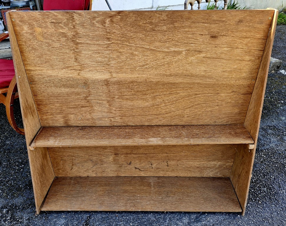 Étagère en contre plaqué