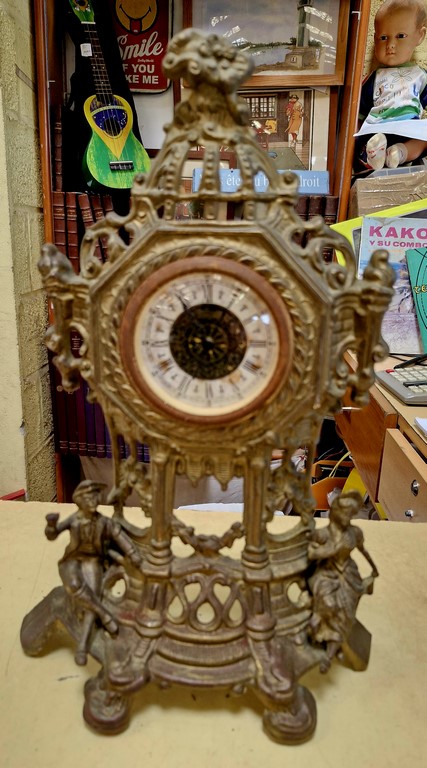 Pendule métal style XVIIIème