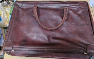 Valise en cuir vintage