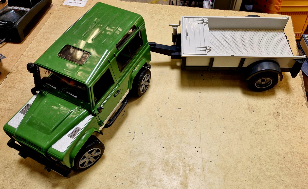 Range Rover Brüder avec sa remorque