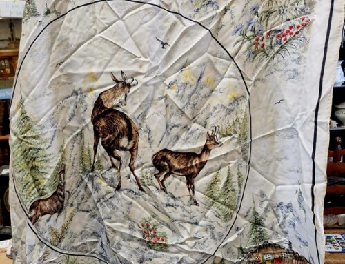 Foulard en soie à motif de chamois