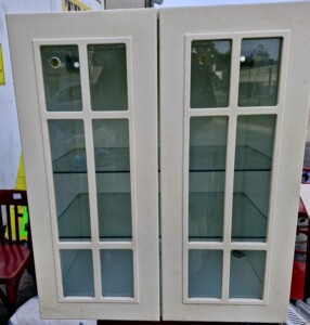 Meuble vitrine mural