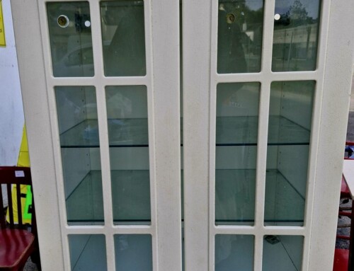 Meuble vitrine mural