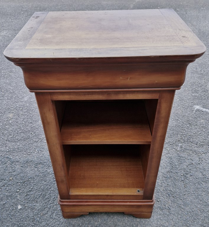 Table de nuit merisier style Louis Philippe sans porte