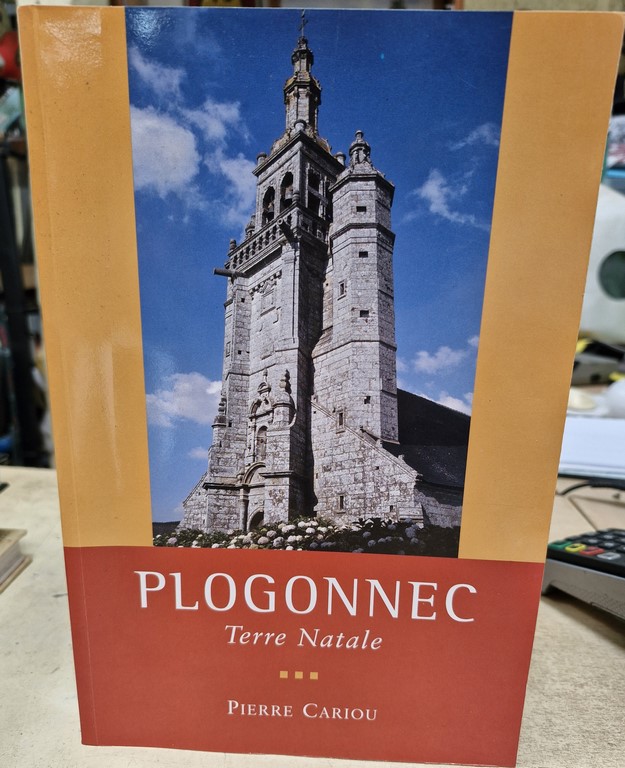 Livre PLOGONNEC terre natale