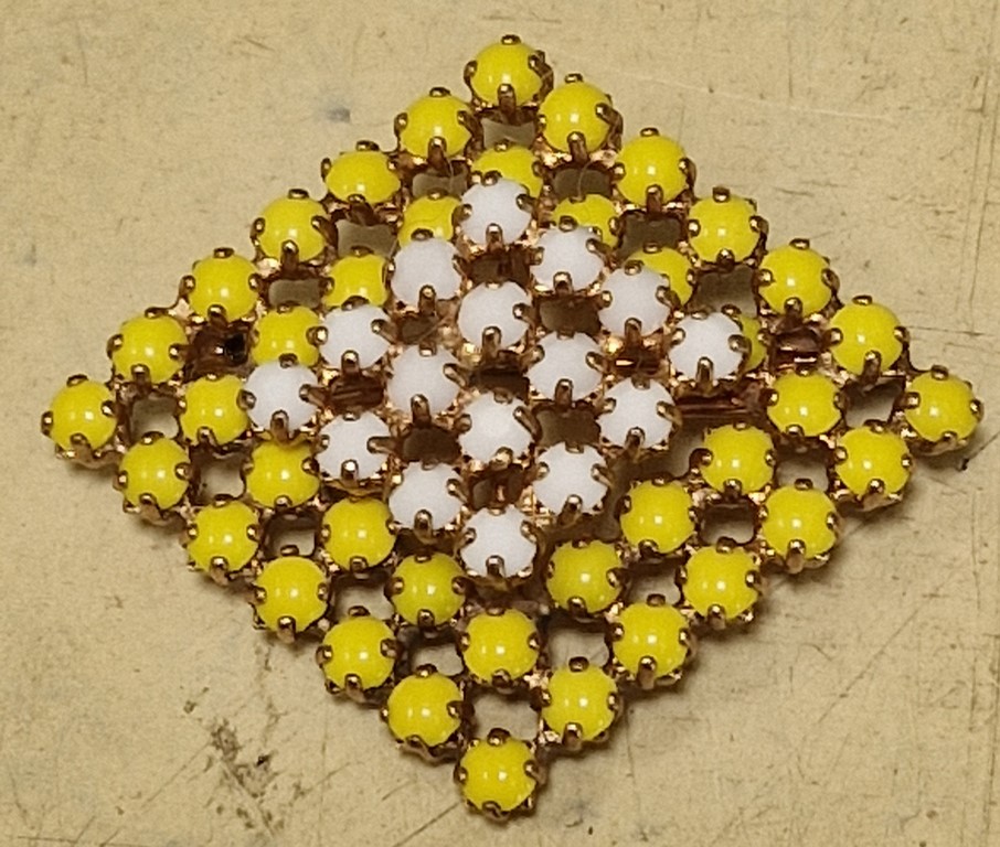 Broche en émail sur étal doré