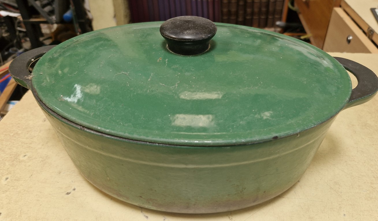 Cocotte verte en fonte