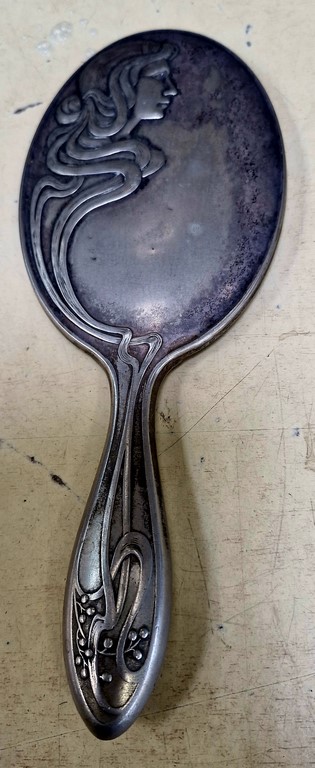 Miroir à main en métal argenté de style art nouveau