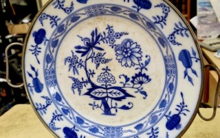 Assiette ancienne garde au chaud avec poignées