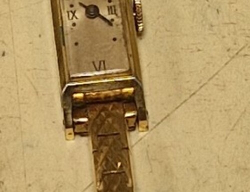 Montre plaquée or à réviser