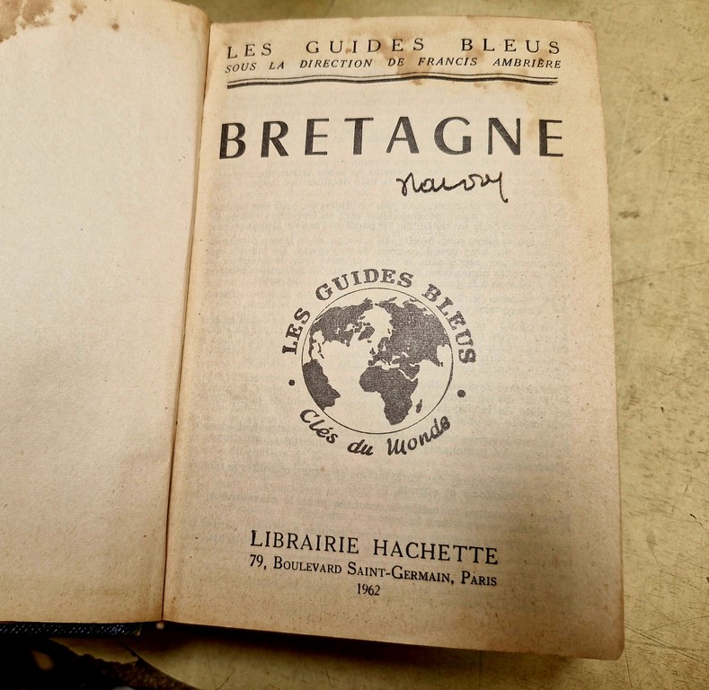 Guide bleu de Bretagne datant de 1962