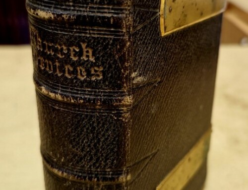 Livre religieux « Church Services » de 1866