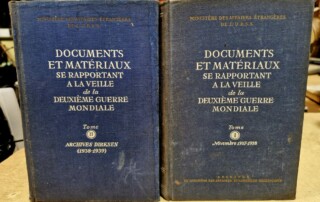 Livres en 2 tomes "Documents et matériaux se rapportant à la veille de la deuxième guerre mondiale"