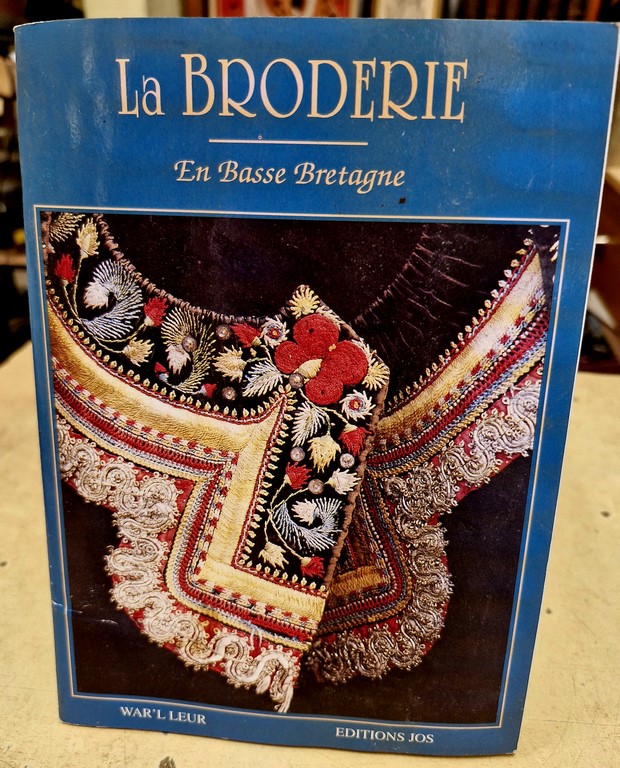 Livre "La Broderie en Basse Bretagne"